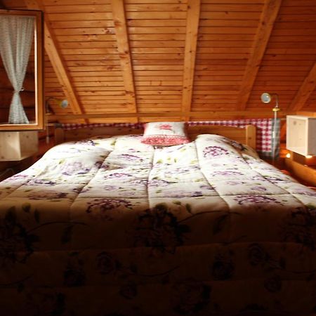 B&B Le Corone - Chalet Nel Bosco Cavalo المظهر الخارجي الصورة